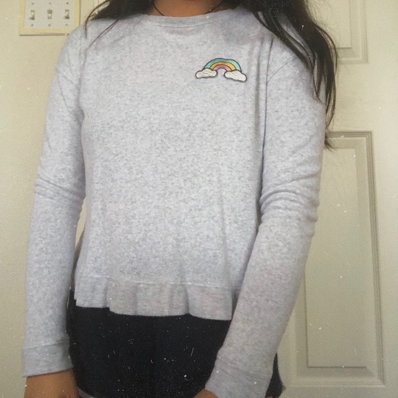 A light gray sweater from Forever 21 in size small - Picture 2 of 5